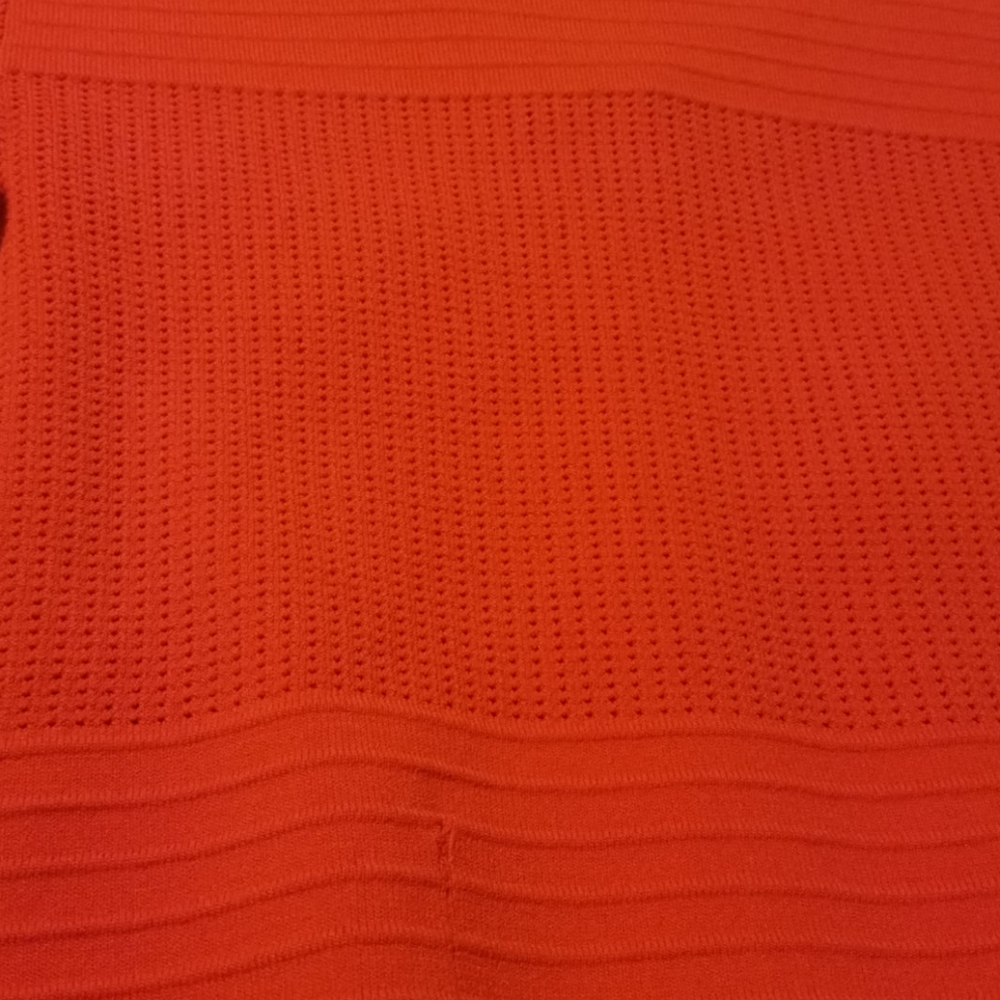 Cache Red Sweater - Picture 4 of 8